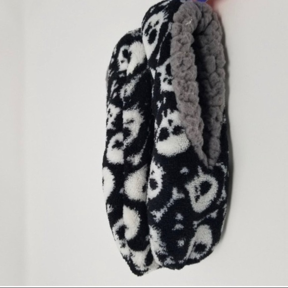 Kids Sherpa lined ultimate warmth slippers size 11 - 12 boys girls skulls - Picture 2 of 4